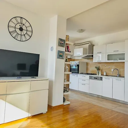 Apartment Stela, 2-bedrooms, Sea View And Parking