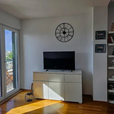 Stela, 2-bedrooms, Sea View And Parking Apartman