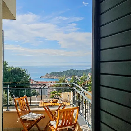 Stela, 2-bedrooms, Sea View And Parking Apartmán Makarská