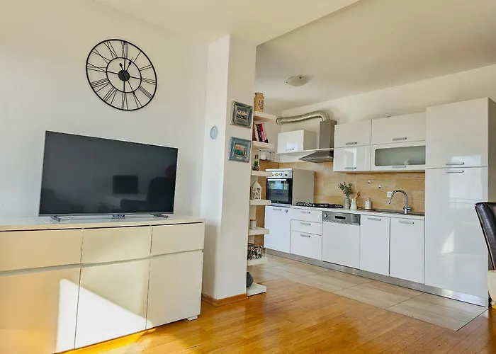 Apartament Stela, 2-bedrooms, Sea View And Parking