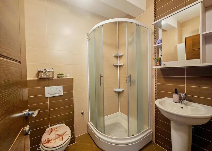 Stela, 2-bedrooms, Sea View And Parking * Makarska